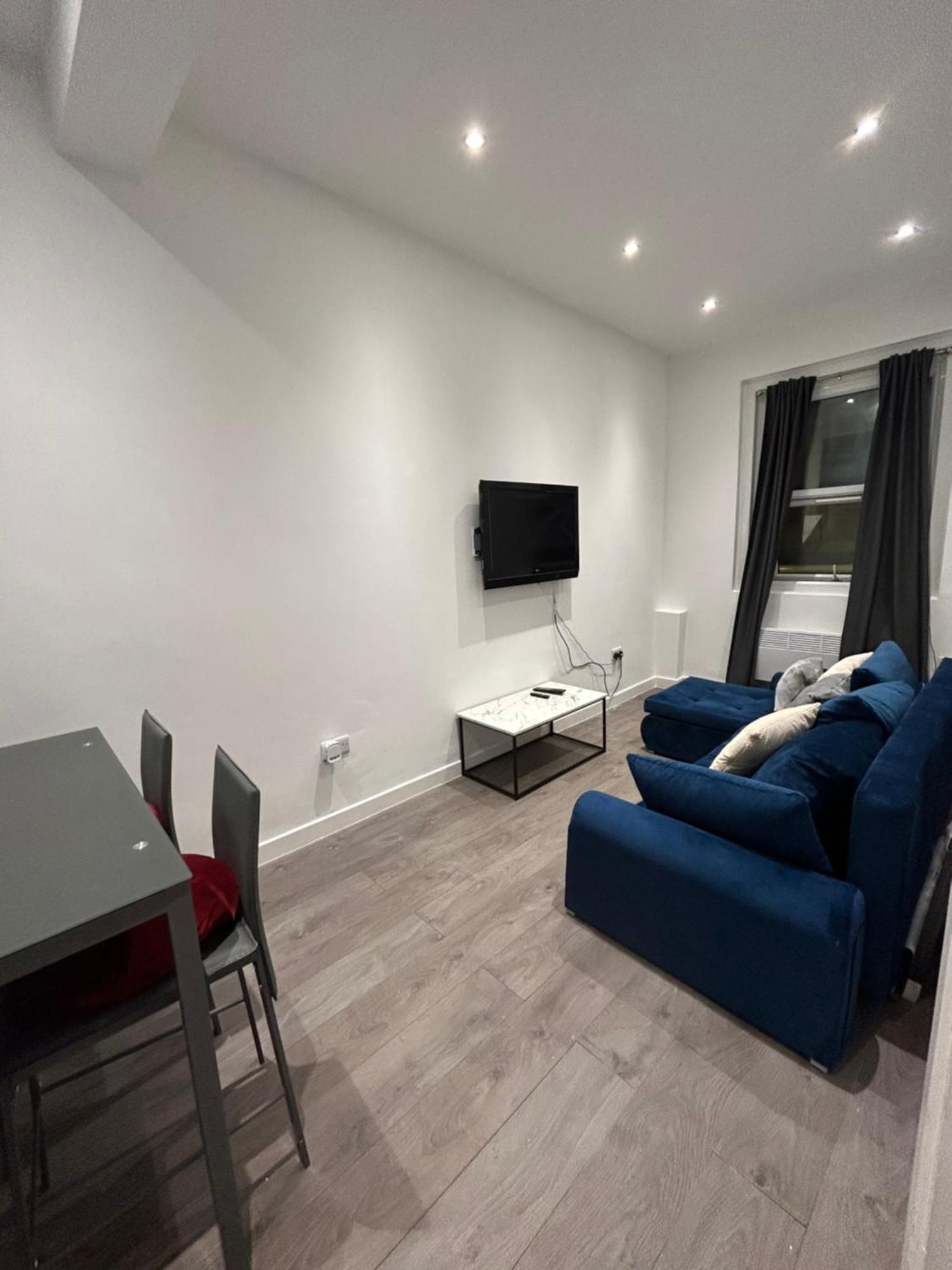 Central Locations 1 Bed Apartments Sleeps 4 Лондон Екстериор снимка