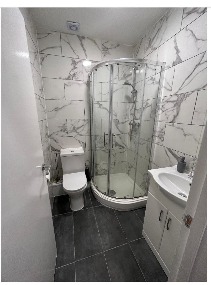 Central Locations 1 Bed Apartments Sleeps 4 Лондон Екстериор снимка